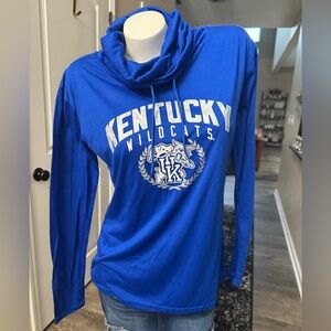 NEW Captivating Apparel UK Wildcats Womens Cowl funnel Neck Shirt Sz M Kentucky